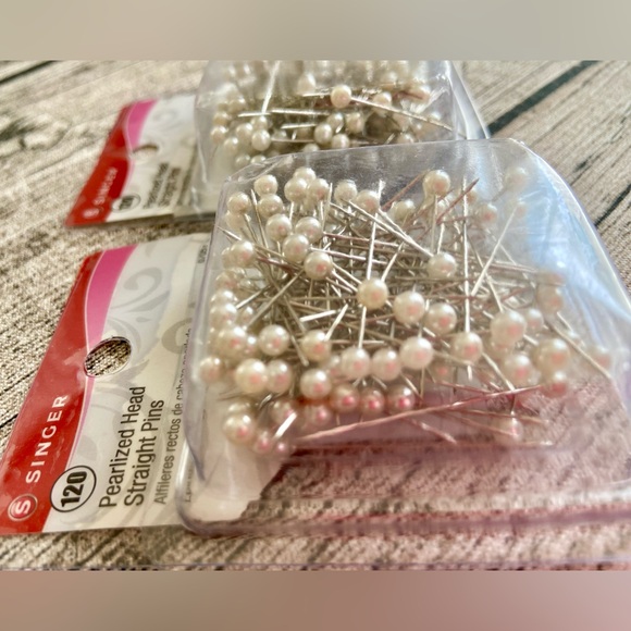 NWT. Singer pearlized head strap pins. Box of 120 pieces. New in box/packaging. - Picture 7 of 10